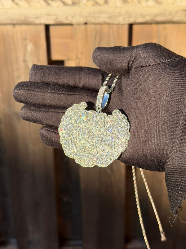 Iced Out Road Runna Pendant + Free Rope Chain